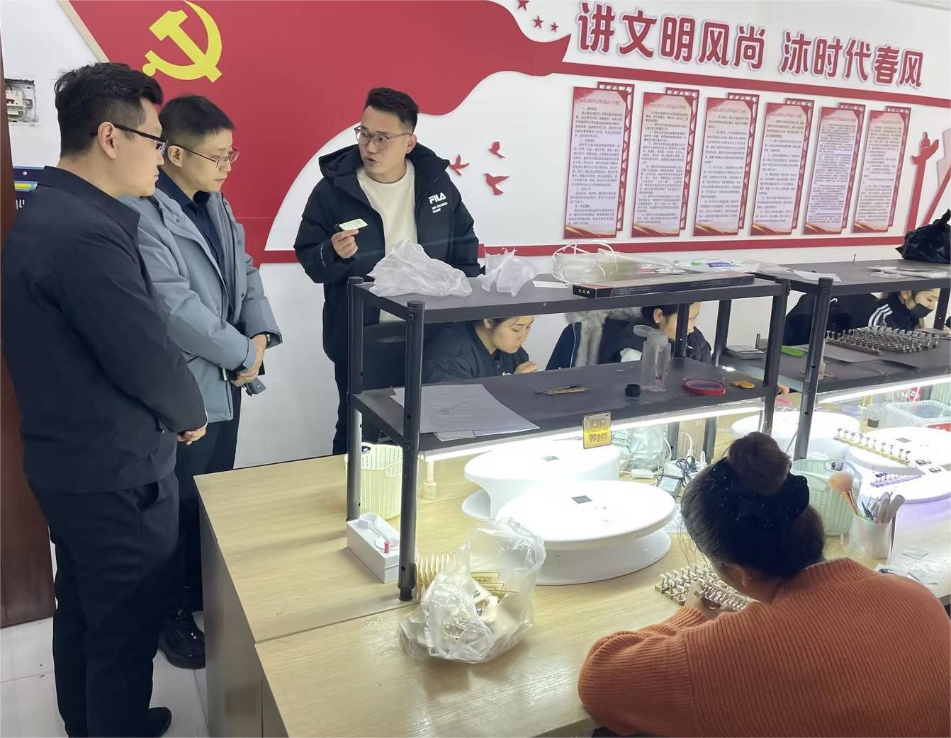 5b7ce7d6d2.jpg 5b7ce7d6d2.jpg