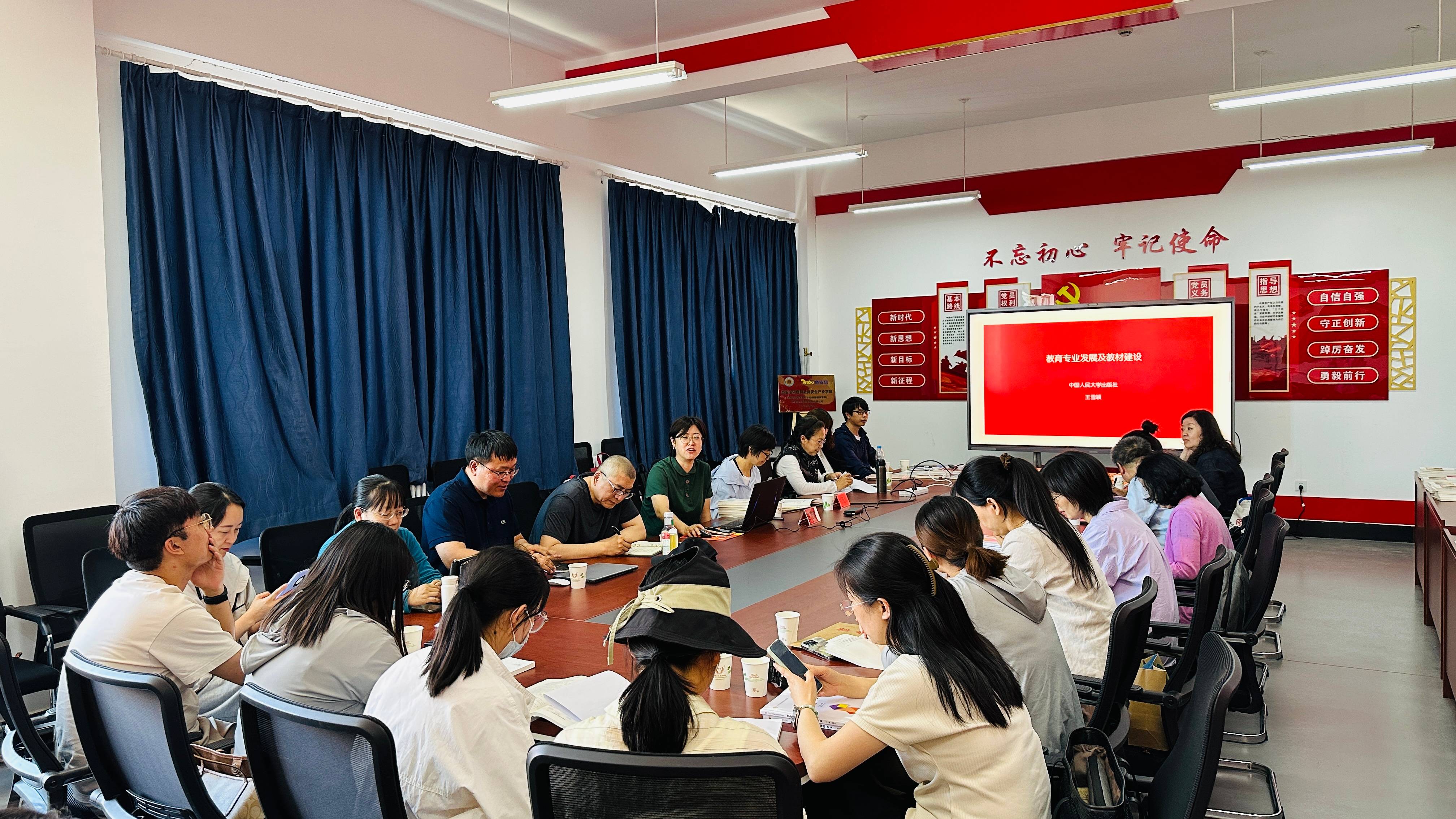 33b1cb01cc.jpg 33b1cb01cc.jpg